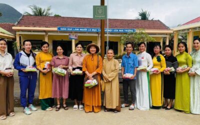 ba con vung lu nha trang 1 - bà con vùng lũ Nha Trang
