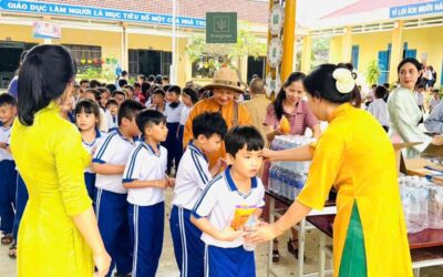 ba con vung lu nha trang 2 - bà con vùng lũ Nha Trang